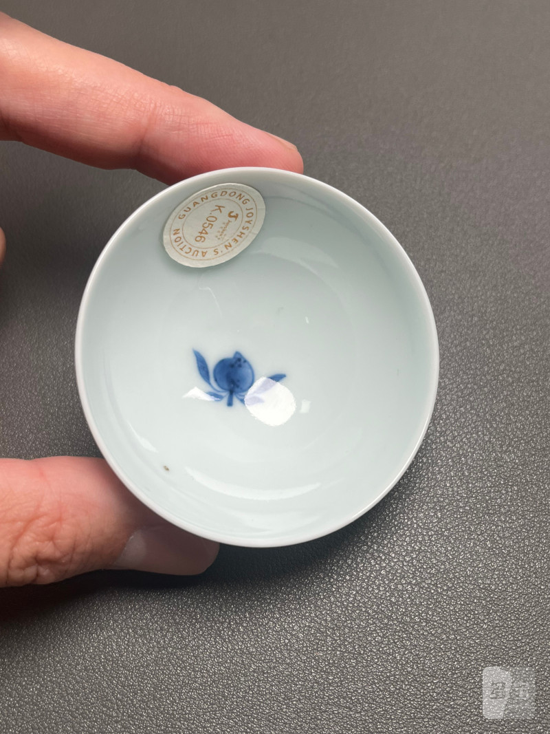 清雍正  青花内折枝桃实纹小杯（一对） - 图11